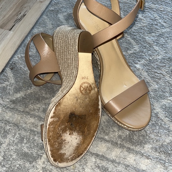 MICHAEL Michael Kors tan leather strappy wedges. Size 7.5! - Picture 5 of 8